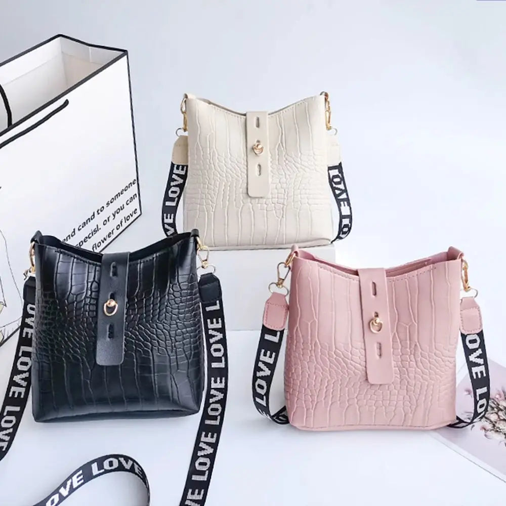 Ladies Crossbody Messenger Bag – Stylish Faux Leather Shoulder Handbag