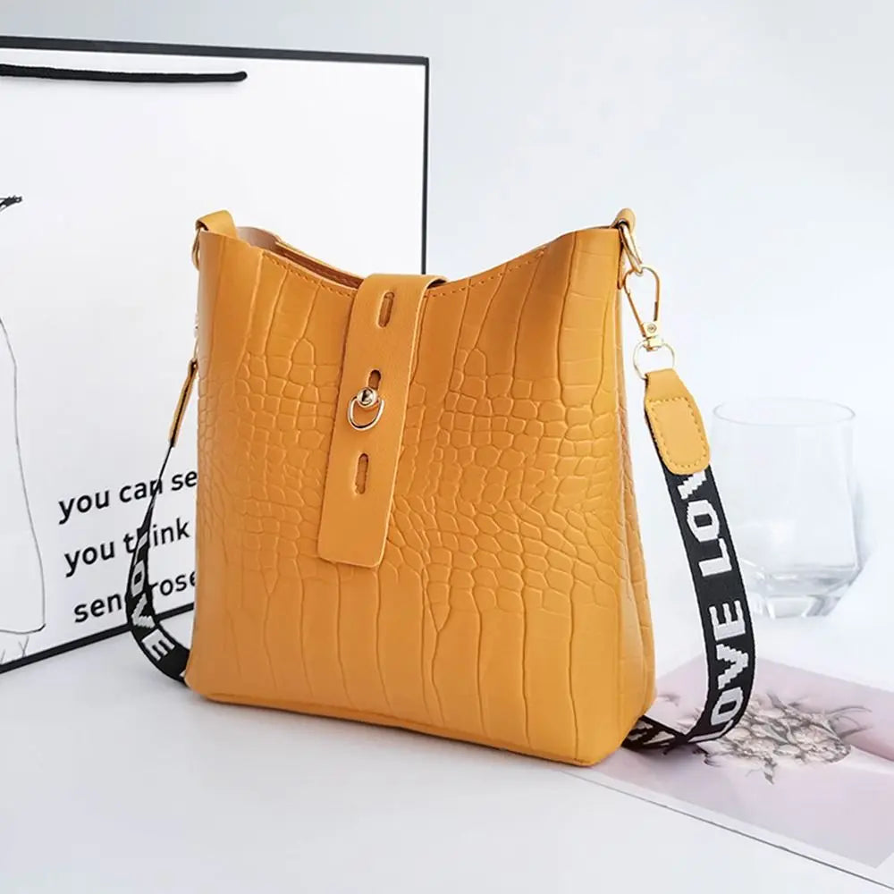 Ladies Crossbody Messenger Bag – Stylish Faux Leather Shoulder Handbag
